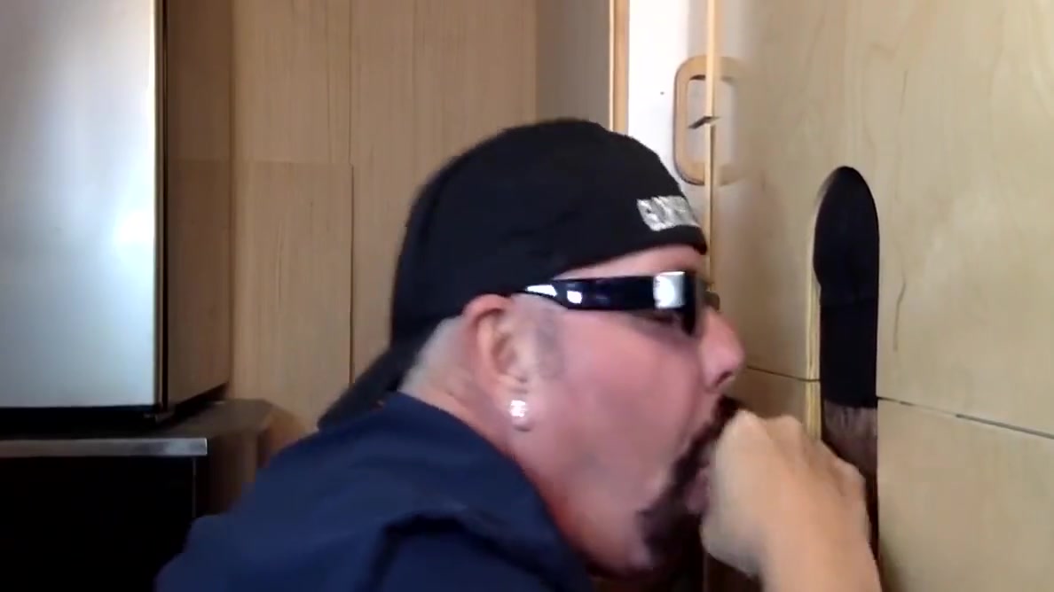 Gloryhole Amateur Dilf Barebacked After Bj In Atm Action