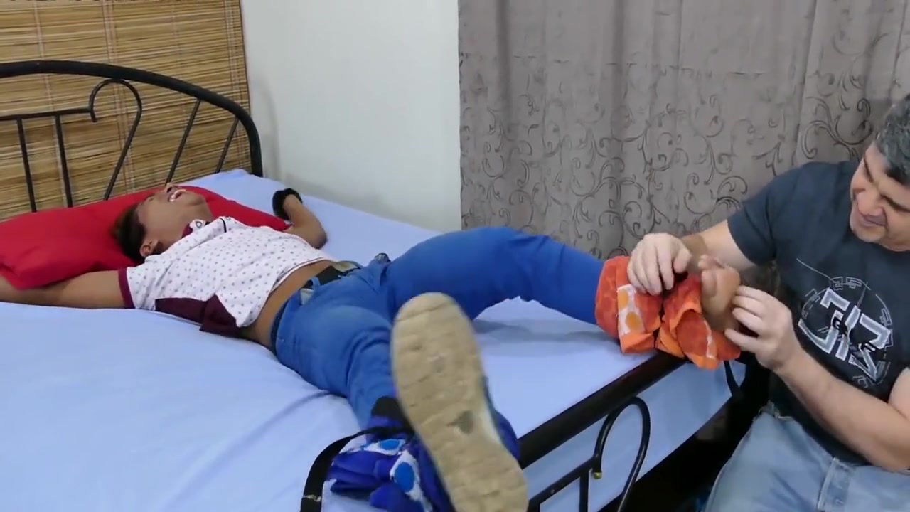 Tickling Gaydaddy Fucks Asian Twink In Soft Home Bdsm