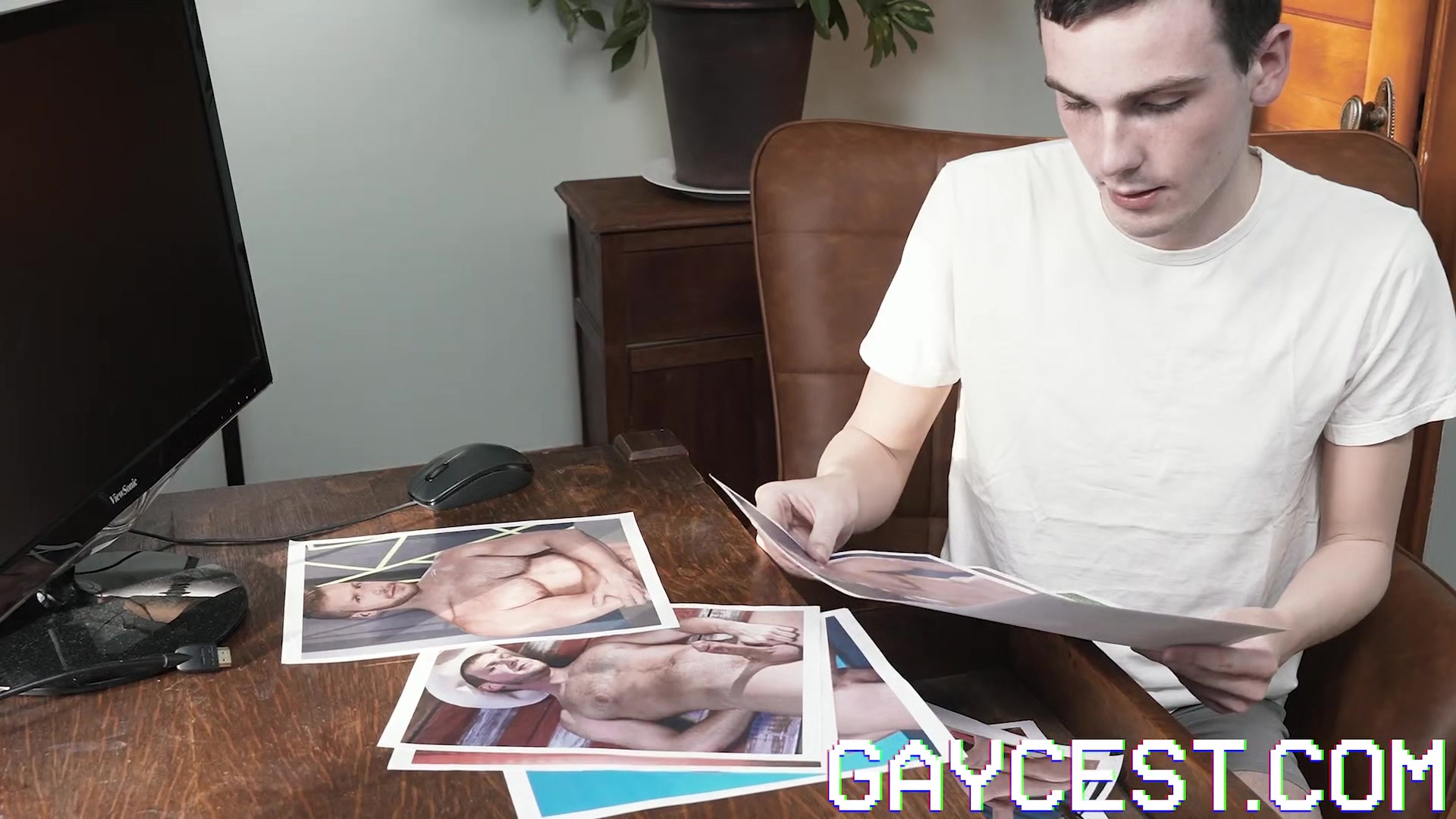 NEIGHBORHOOD SECRET Tape 1 - Seeing My &rsquo;s Old Nudes