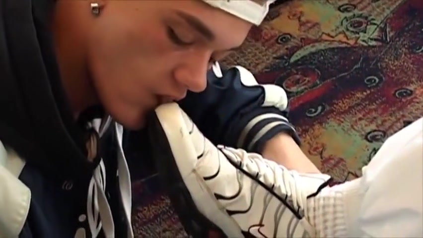 Gangster Alert (sneaker Sex)