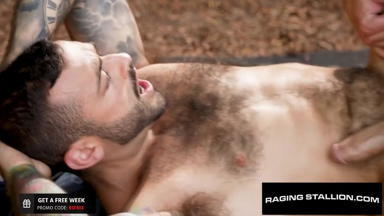 Hairy Hunk Flip Fucks Muscle Fucker Outdoors