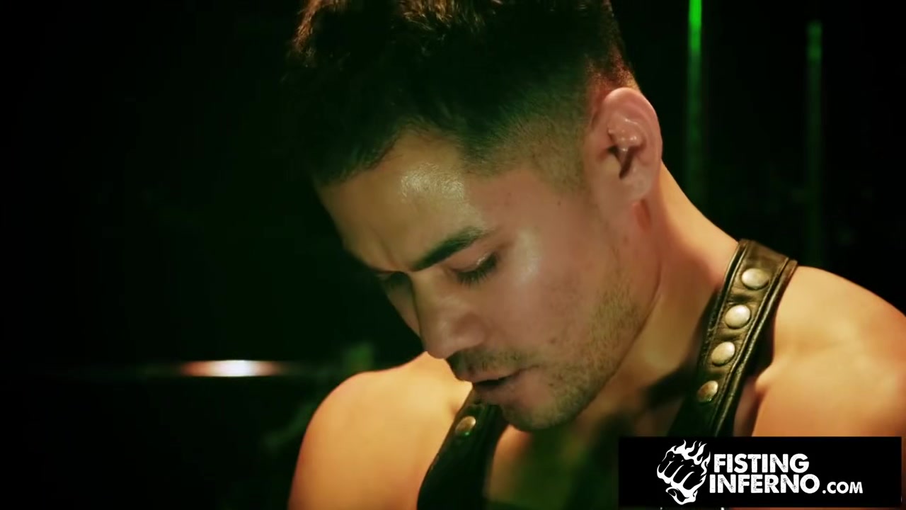 Dom Colton Reese Facefucks Sub
