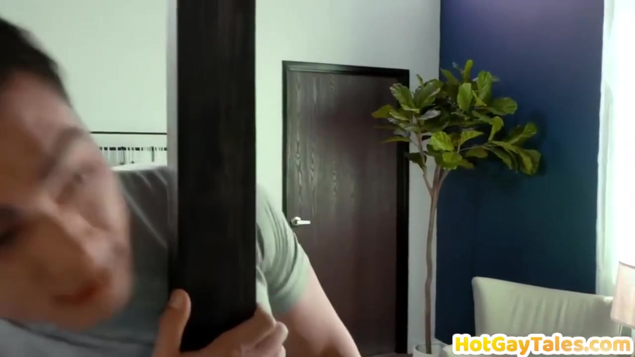 Muscled Stud Fucks Bfs Asshole At Home After Kissing