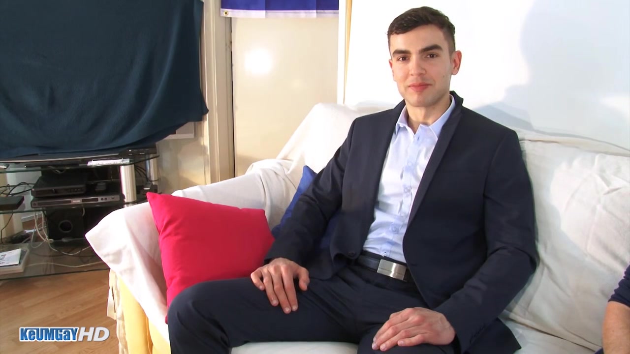 Beautiful Fitness Sales Agent Gets Wanked His Big Dick By Us