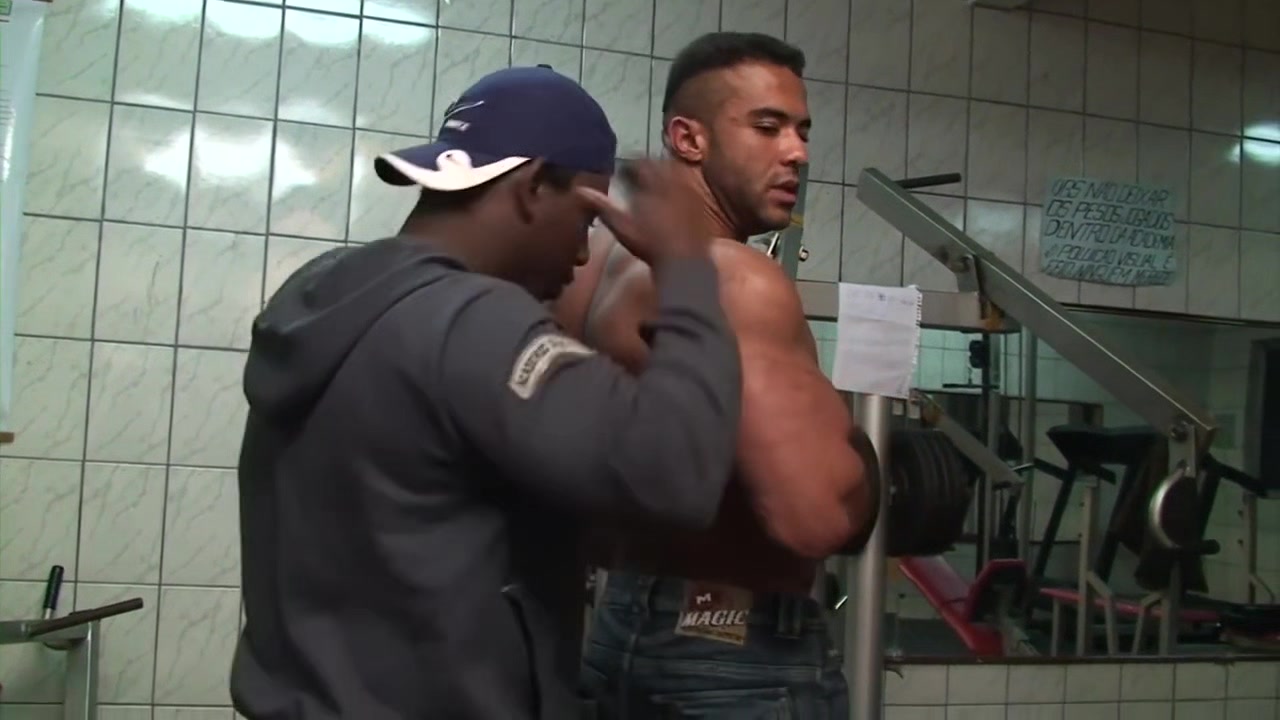 Two Beefy Black Dudes Fuck In The Weight Room