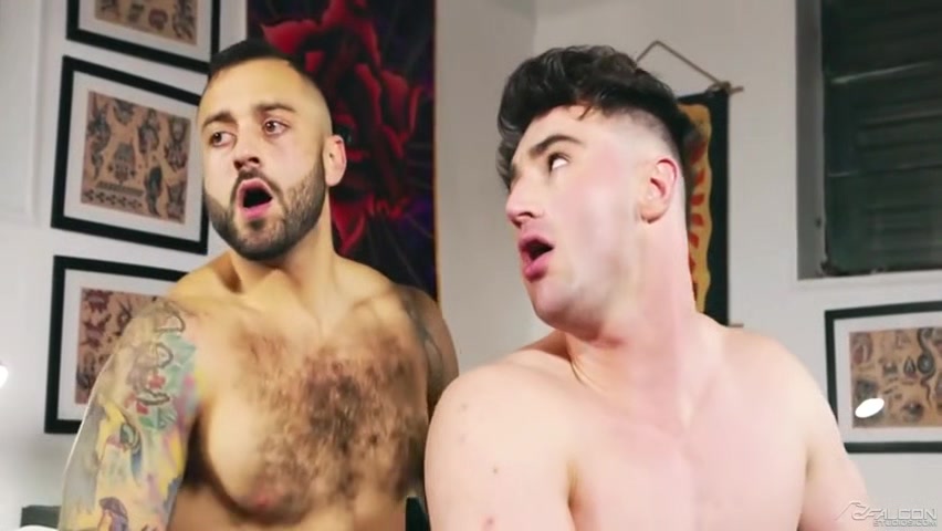 Jumps On To Get Gaped With And - Michael Boston And Drew Valentino
