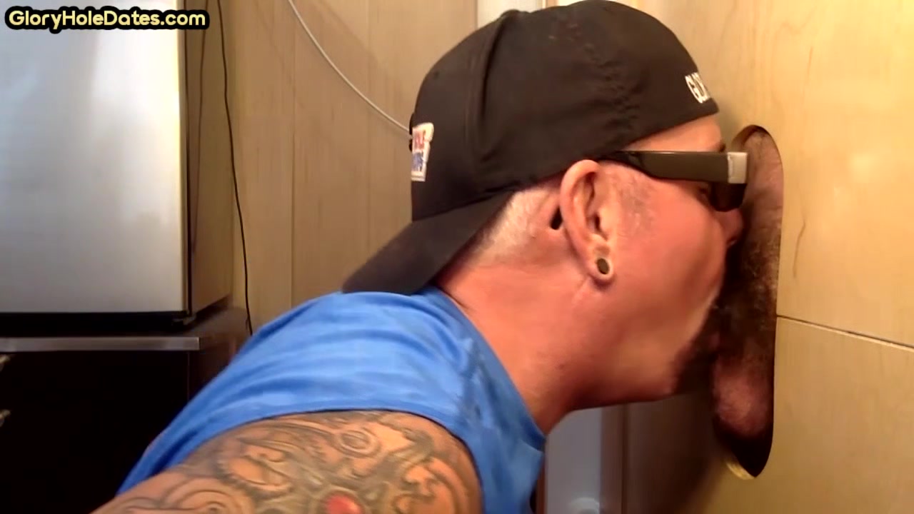 Cum swallow gaydaddy sucks gloryhole cock at his home