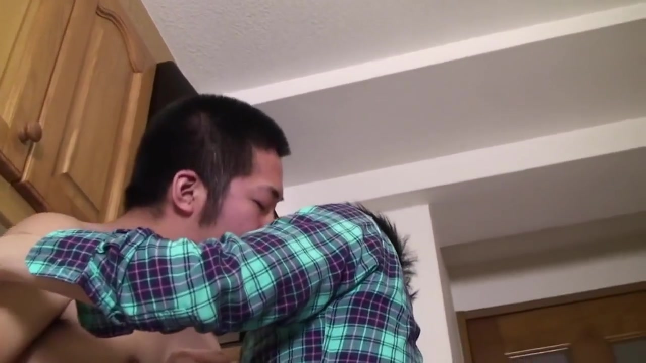 Sucks Dick And Fucks In The Bed