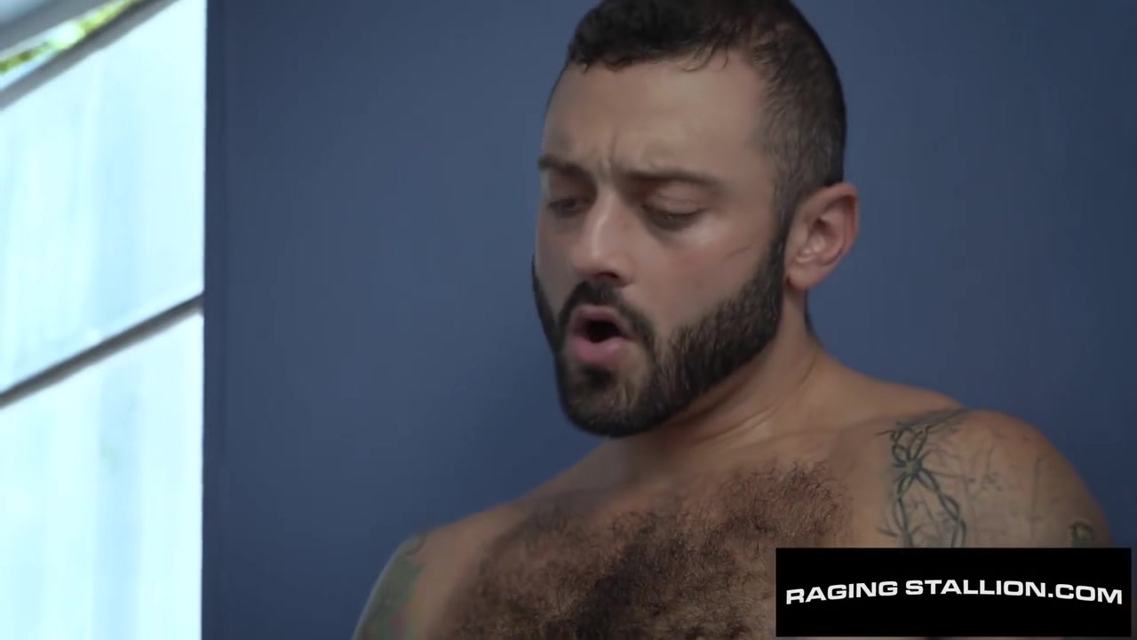 Muscly Bbc Smashes Hunk In Public Bathroom - Drew Valentino Sean Xavier