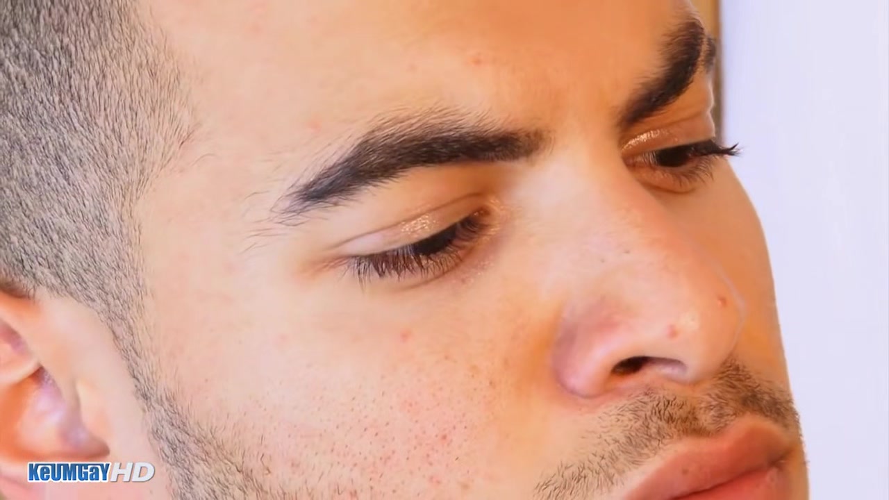 A Handsome Straight Arab Footballer Came In For A Massage And Had His Very Big Cock Sucked