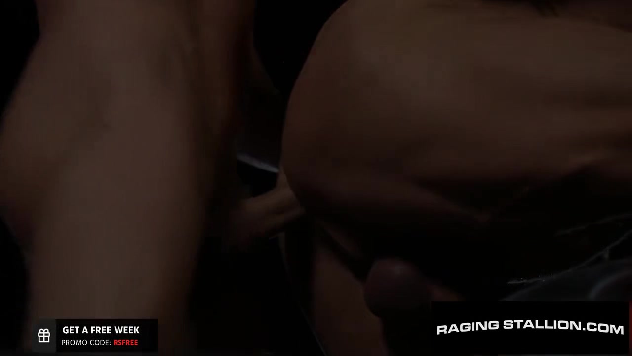 Midnight Outdoor Romp Fest For Horny Mechanics