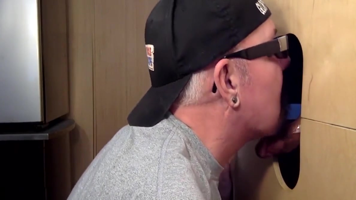 Gloryhole Amateur Dilf Enjoys Sucking Dick Till Cum In Mouth