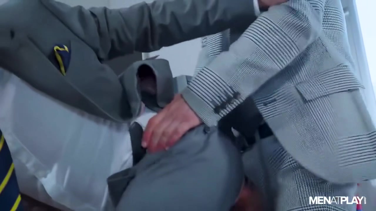 Pant Splitting Allen King, Luciano
