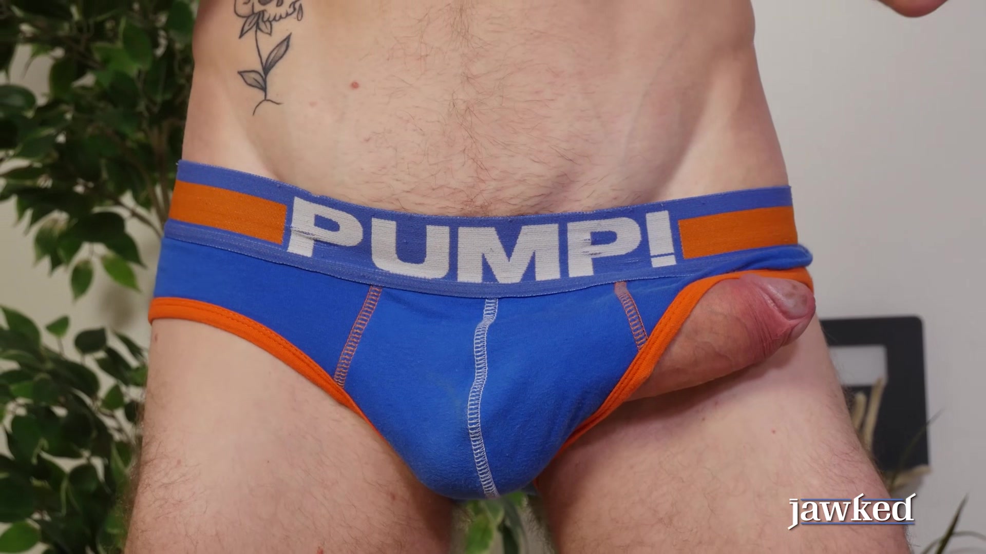 Gay Jock Guillaume Wayne Gets Dirty With Cum - Jawked