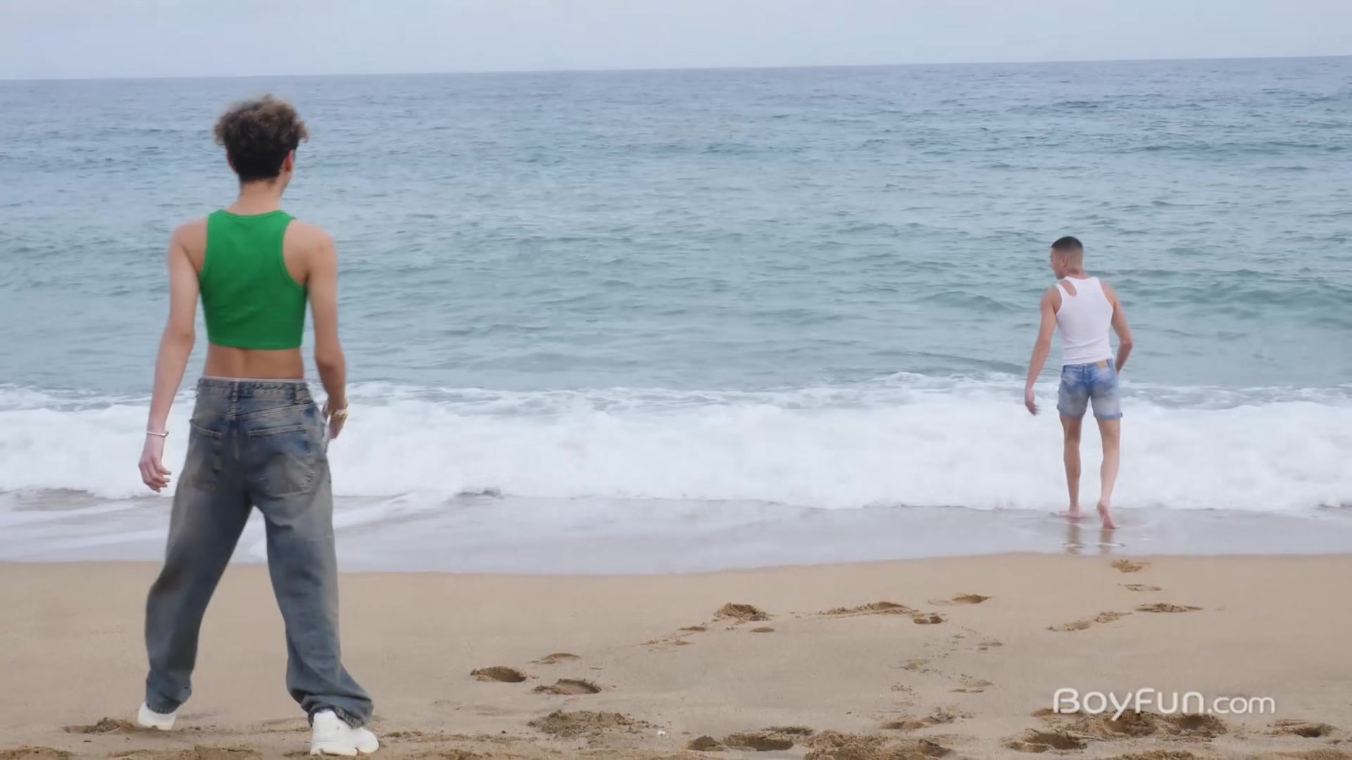 Gay Spanish Twink Beach Date Fuck - BoyFun