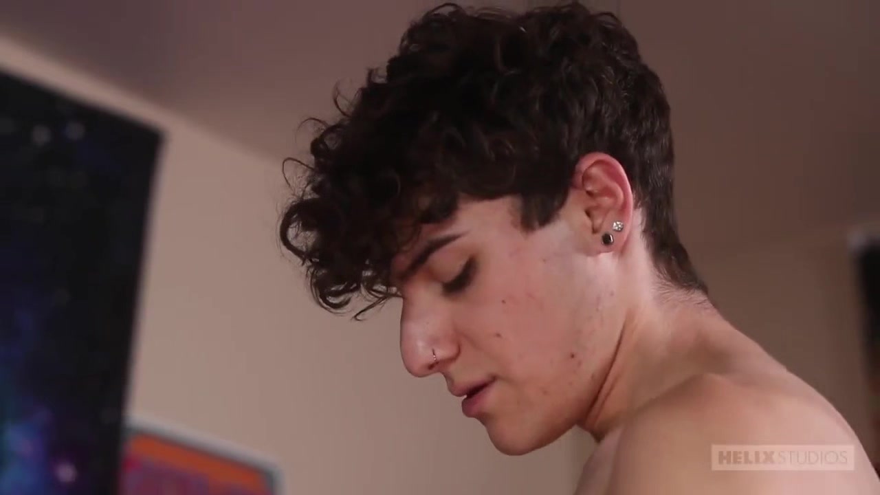 Pretty Boys Sebastian Cruz, Riley White