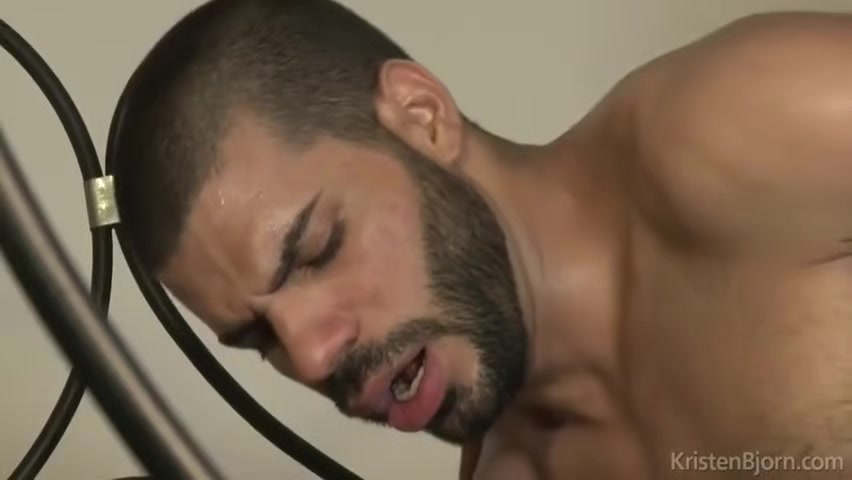 Sleazy Gay Men Hammering In A Three-some