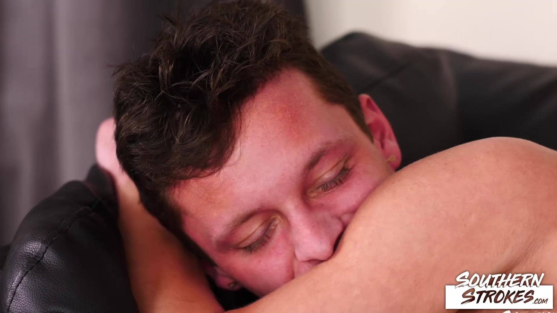 SOUTHERNSTROKES Payton Connor Doggy Fucks Andrew Callahan