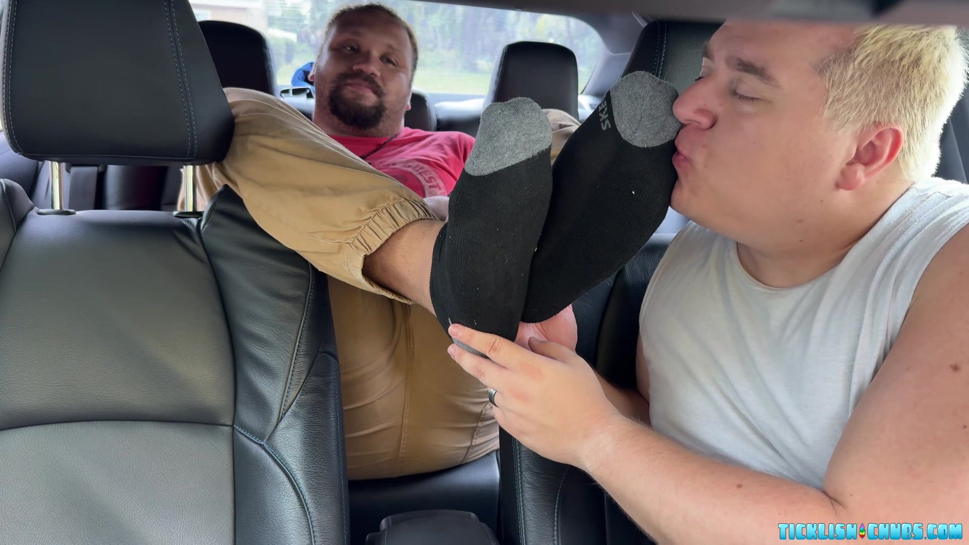 Devon Big Feet Fit Perfectly In Chub Matts Mouth