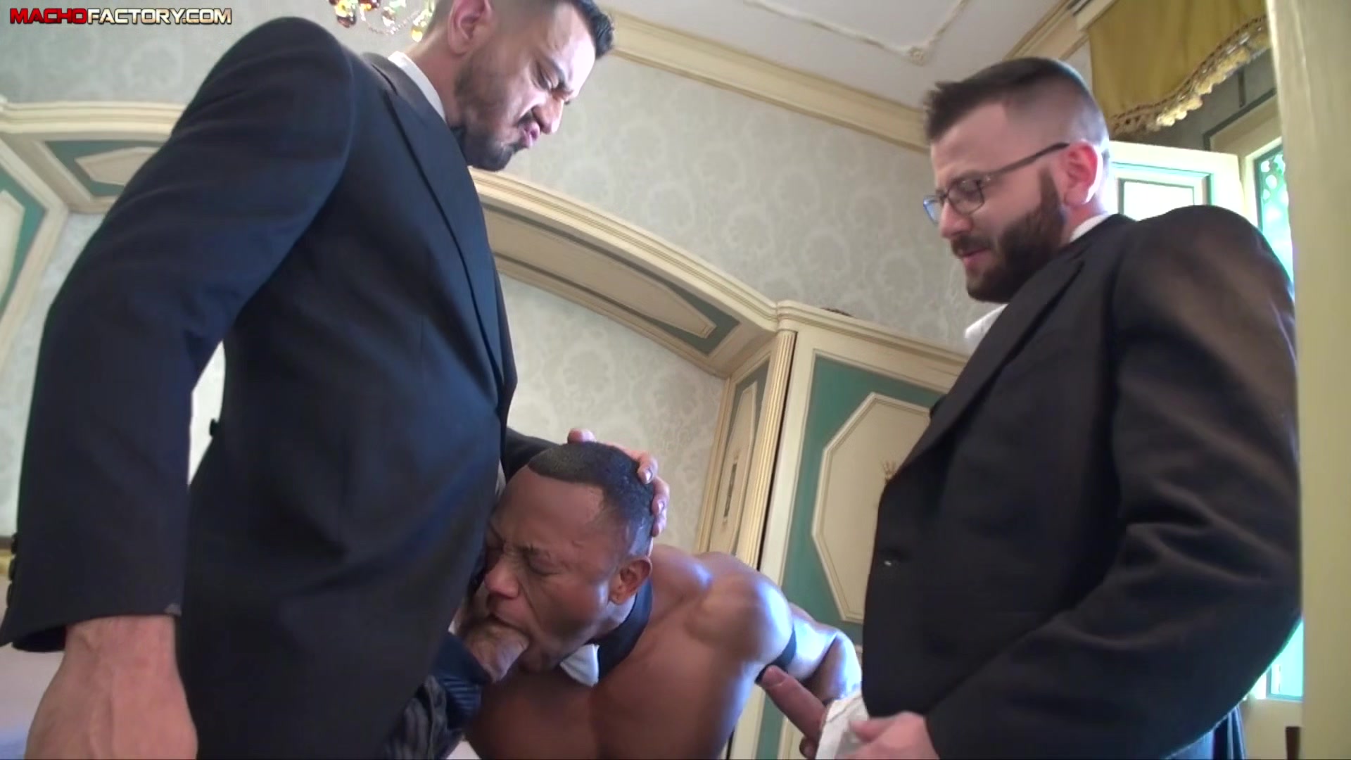 Lustful Leo Grin and Joe Gillis tandem fucking a waiter