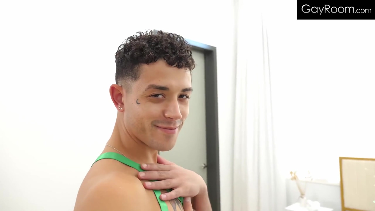 Latin Twink Gets His Tight Hole Spread Wide In The Shower