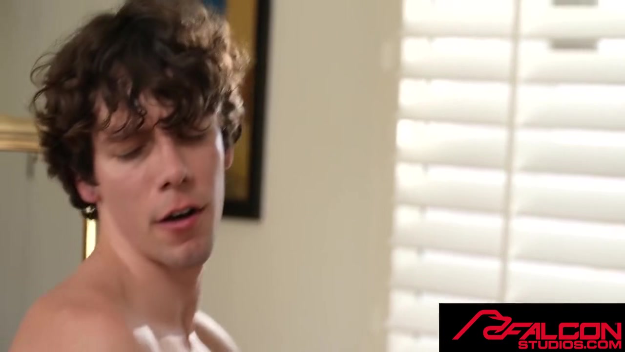 Cute Tight Ass Gets Penetrated By Hunks Big Cock