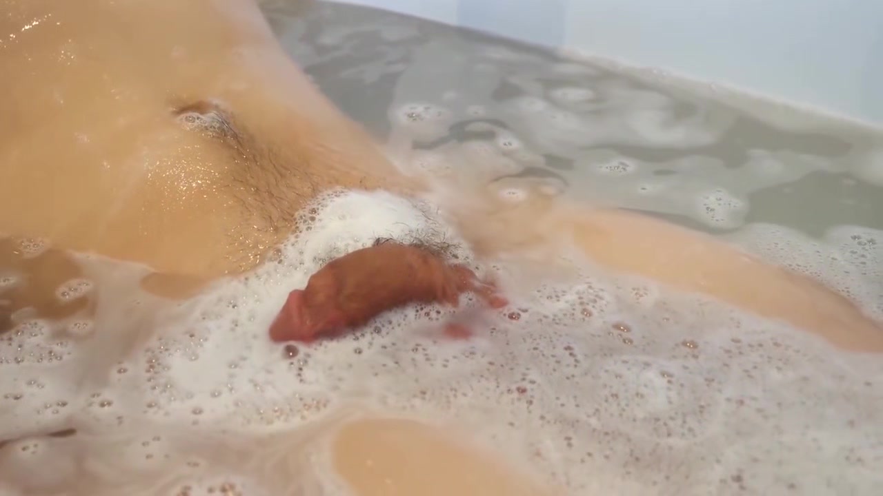 Darron Bluu Gets A Cock Massage While Taking A Bath 19 M