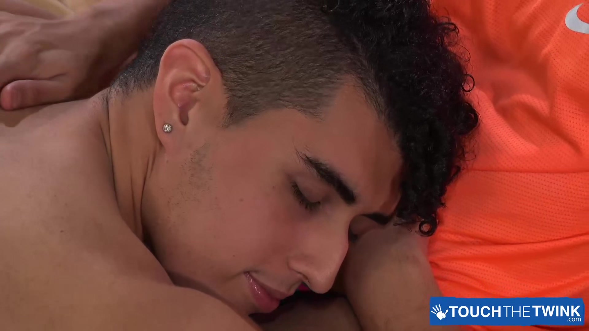 Handsome Rene Sava Gives Bruno Donizate Sensual Blowjob