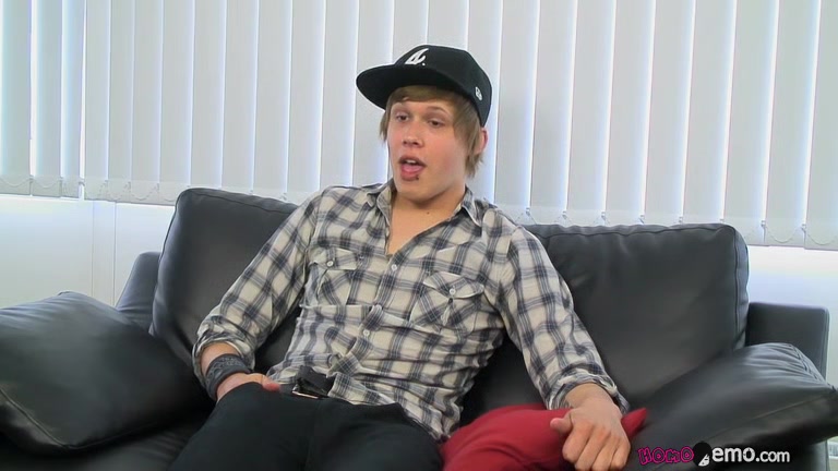 Straight Nick St James Cums From A Fleshlight