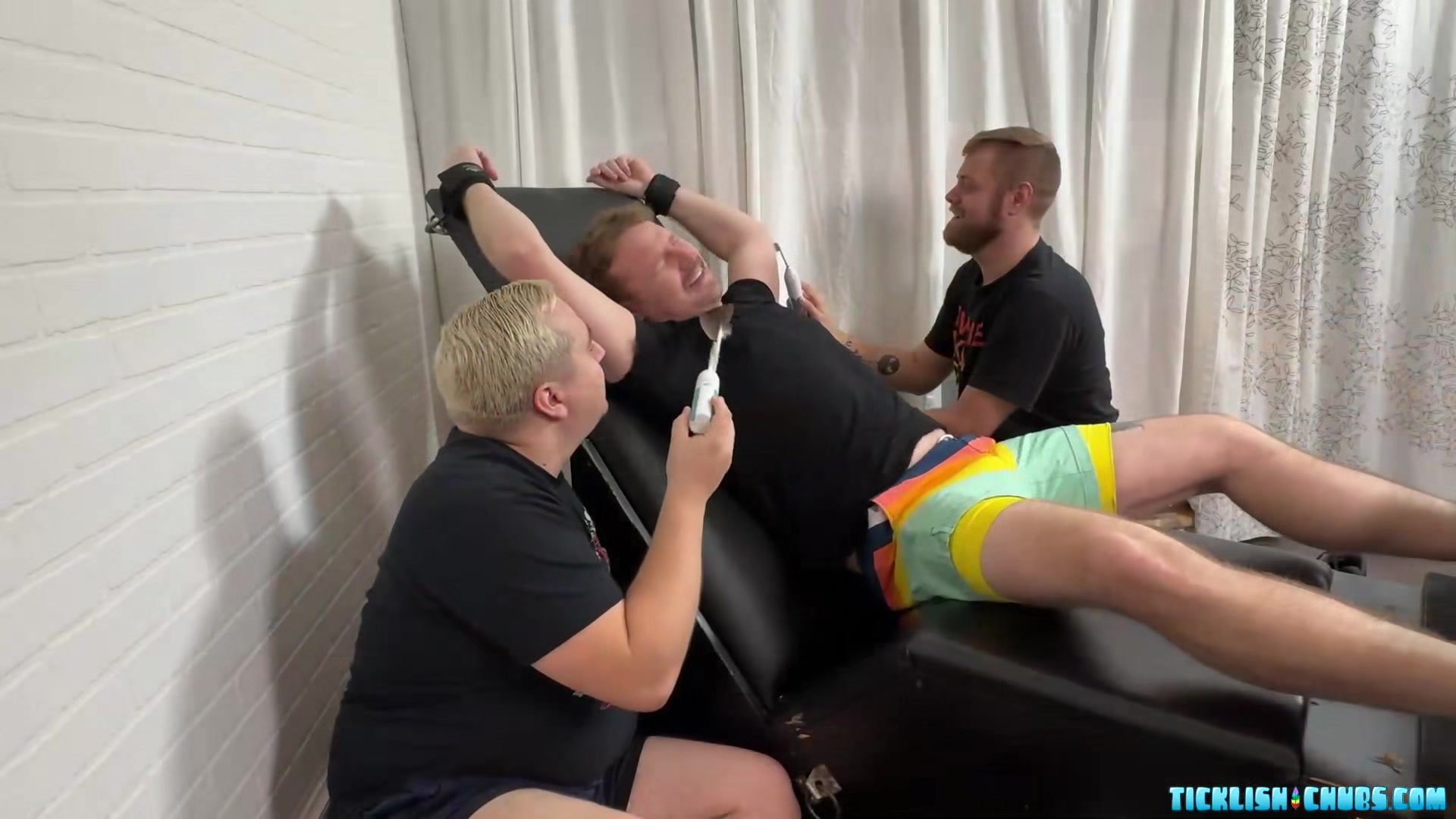 Matt And Ryder Join Forces To Tickle A Good Sport Loborud