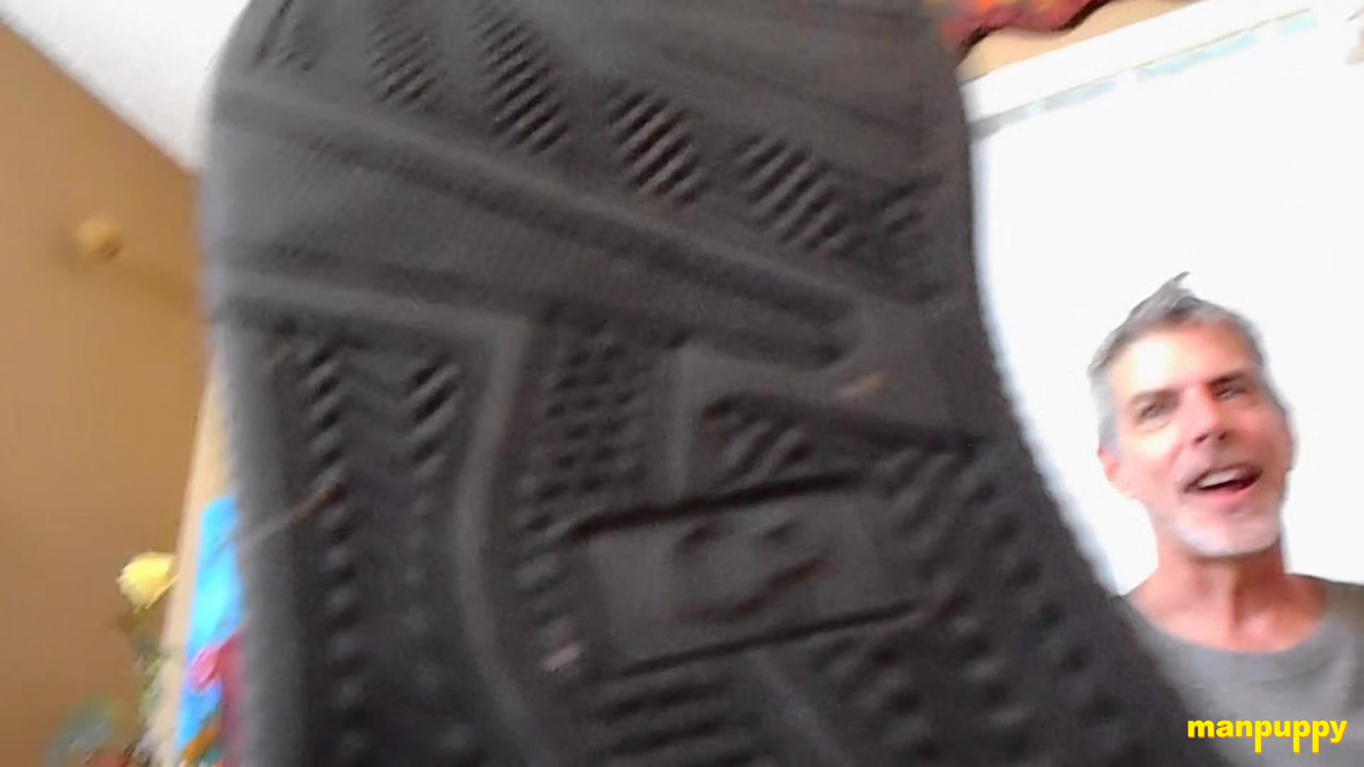 DILF Richard Lennox Show Off His Bare Feet