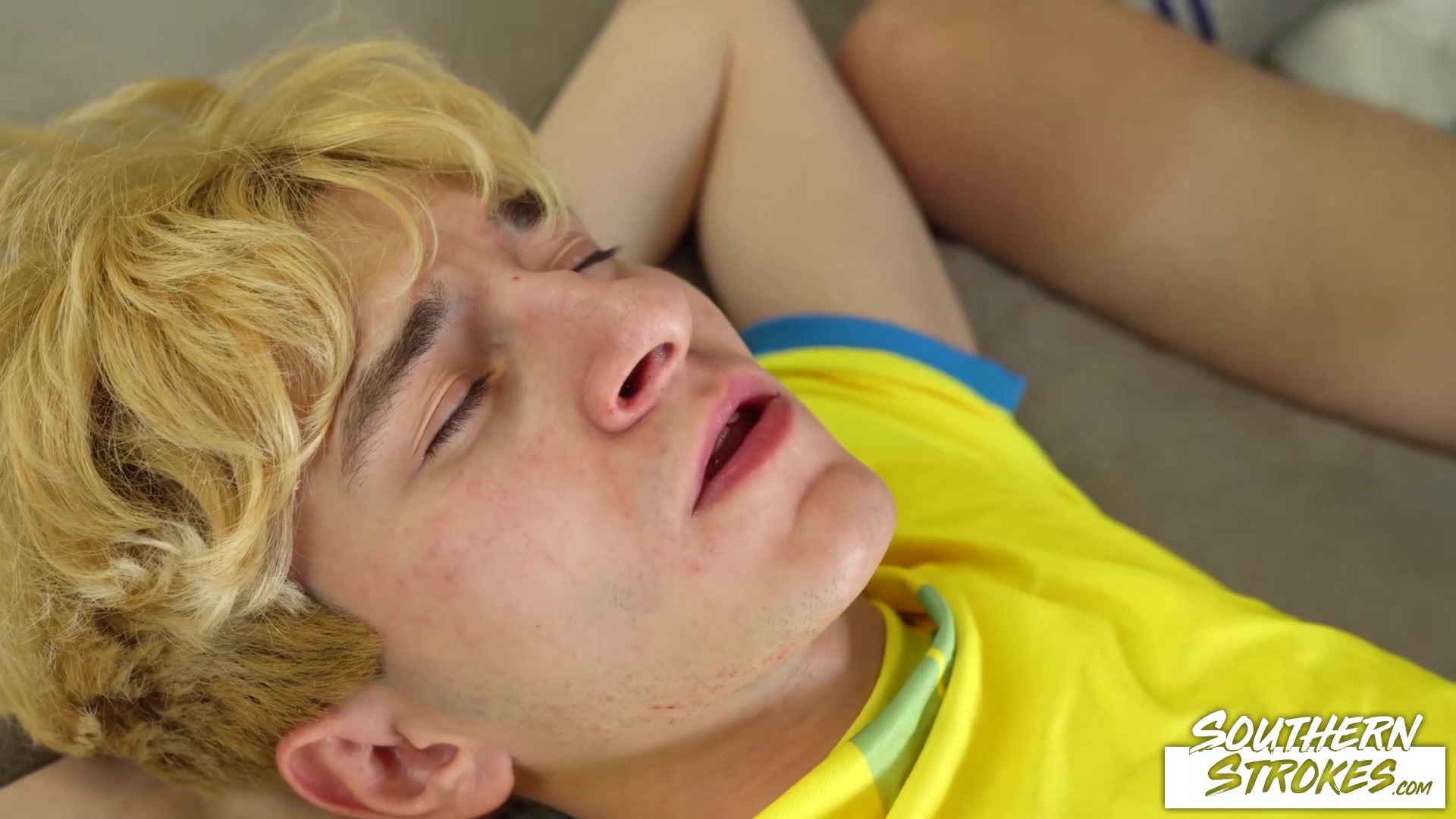 SOUTHERNSTROKES Rimi Morty Puts His Cock Inside Alpan Stone
