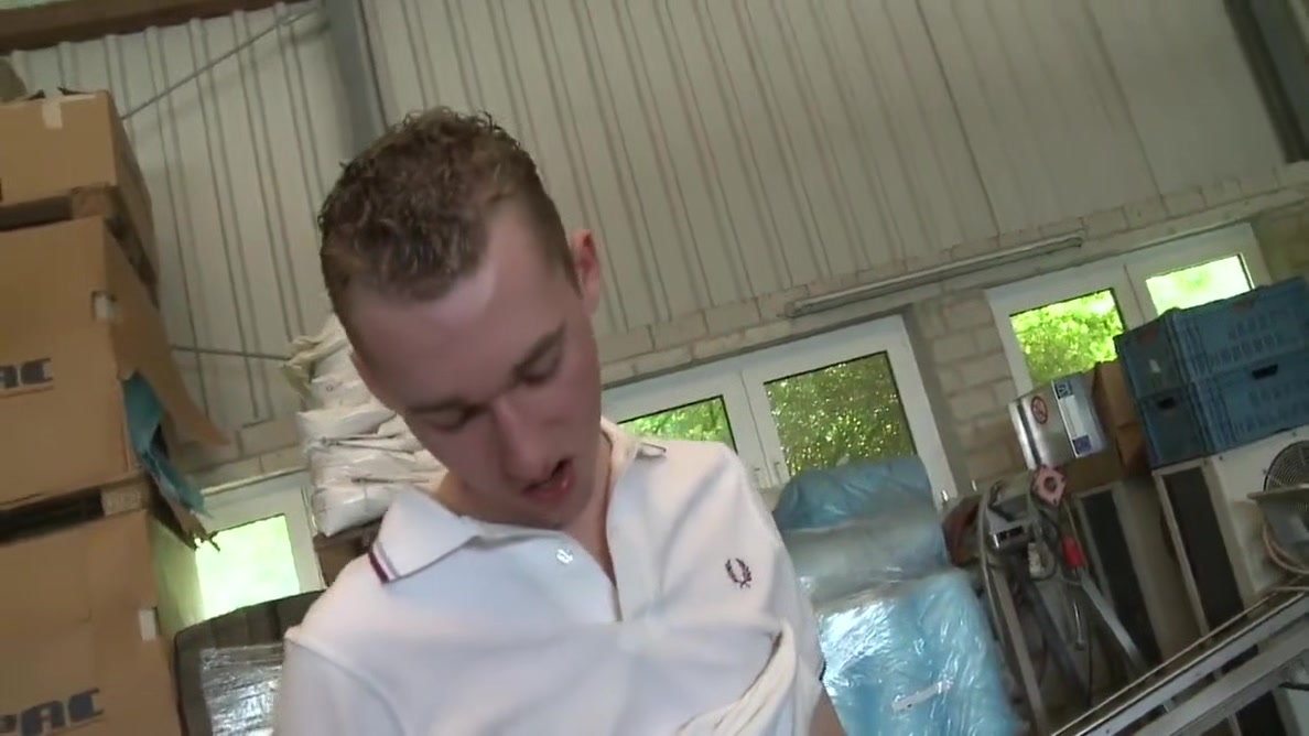 Slutty Bottom Get Used By 2 German Skater