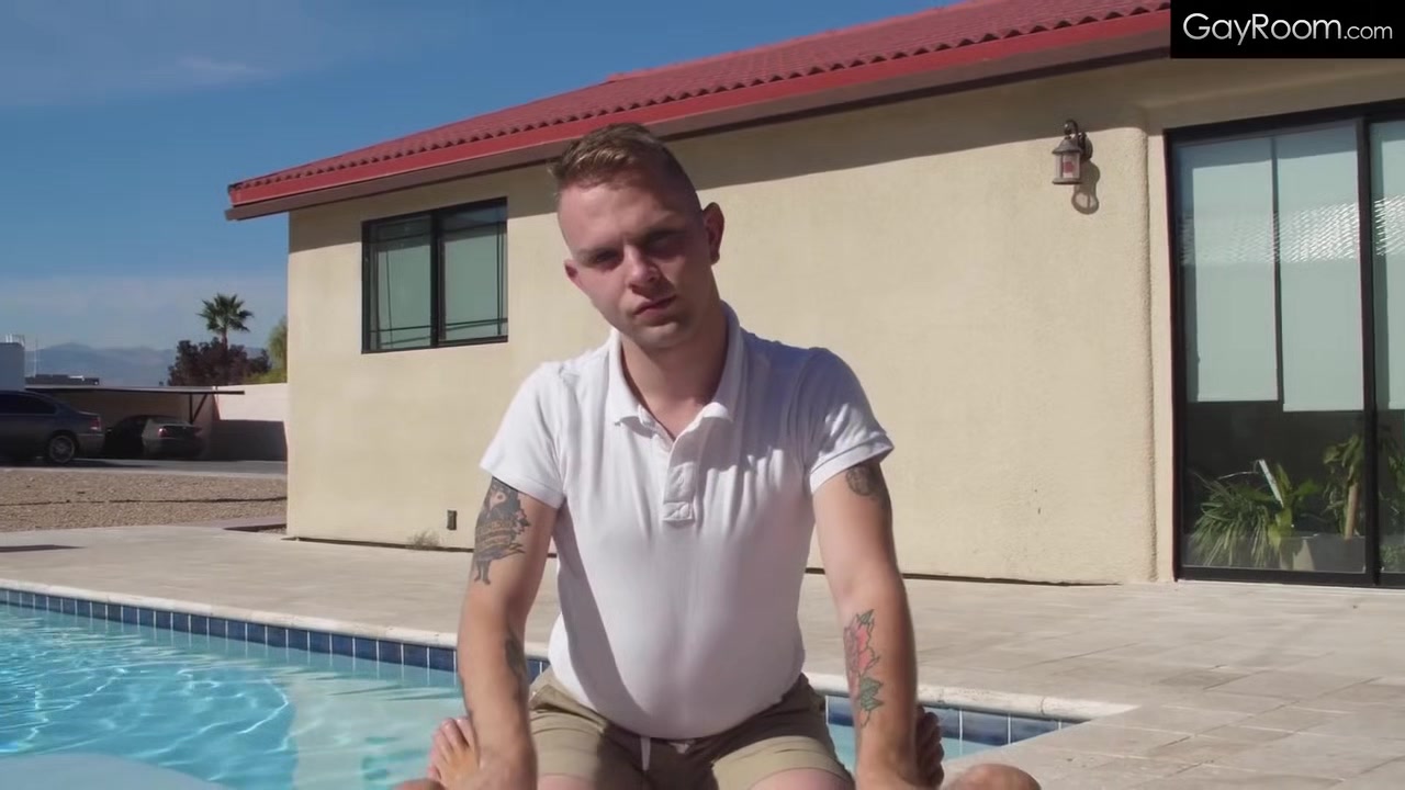 Poolboy Spreads His Ass Wide For Trents Cock