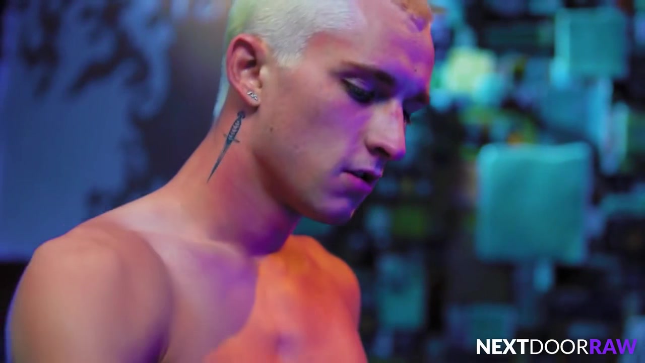 Hunk Stranger Roman Todd Fucks Twink Theo Brady