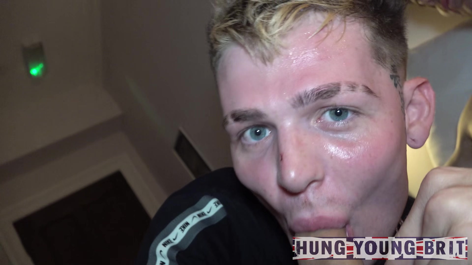 Anal Cum Exchange - HungYoungBrit