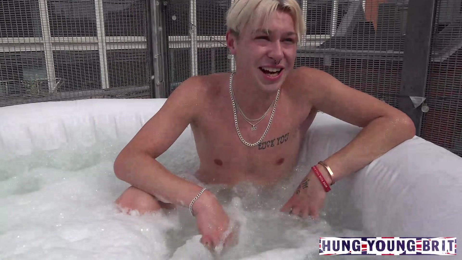 Jacuzzi Part1 - HungYoungBrit