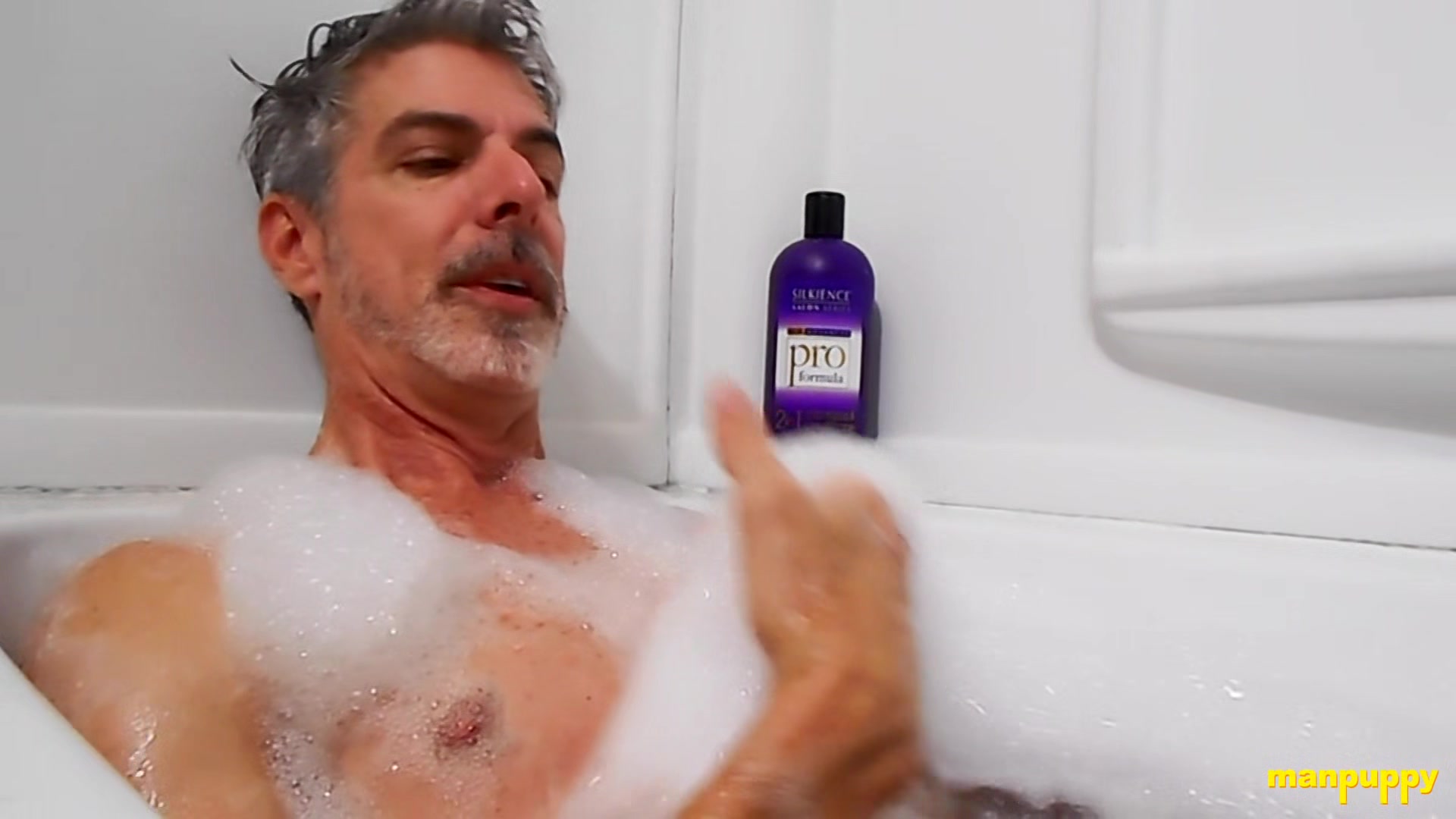 Richard Lennox Enjoying His Bath Time With A Slow Handjob