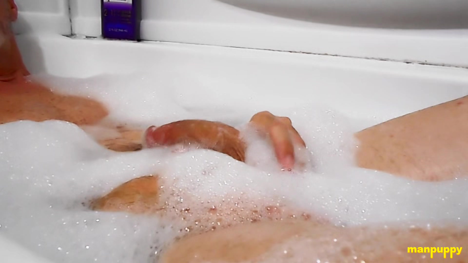 Richard Lennox Enjoying His Bath Time With A Slow Handjob