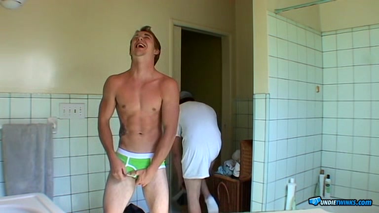 Kelly Cooper And Grant Hiller Wears Different Undies