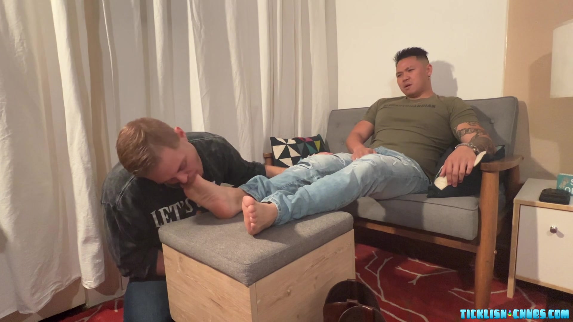 Milus Slinger Loves The Attention Ryder Is Giving His Feet