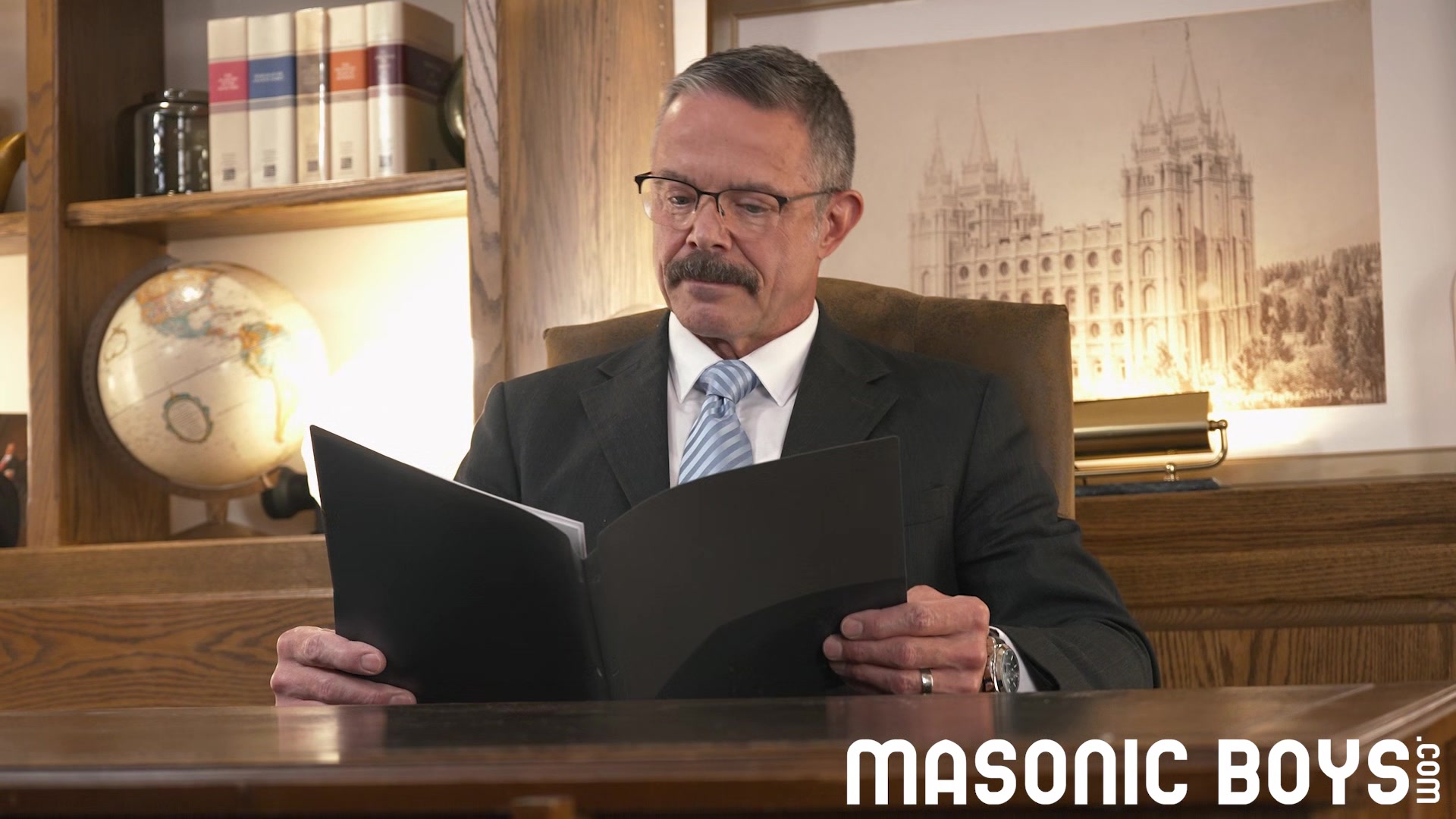 MasonicBoys Hot mustached DILF Reece Scott barebacks handsome twink