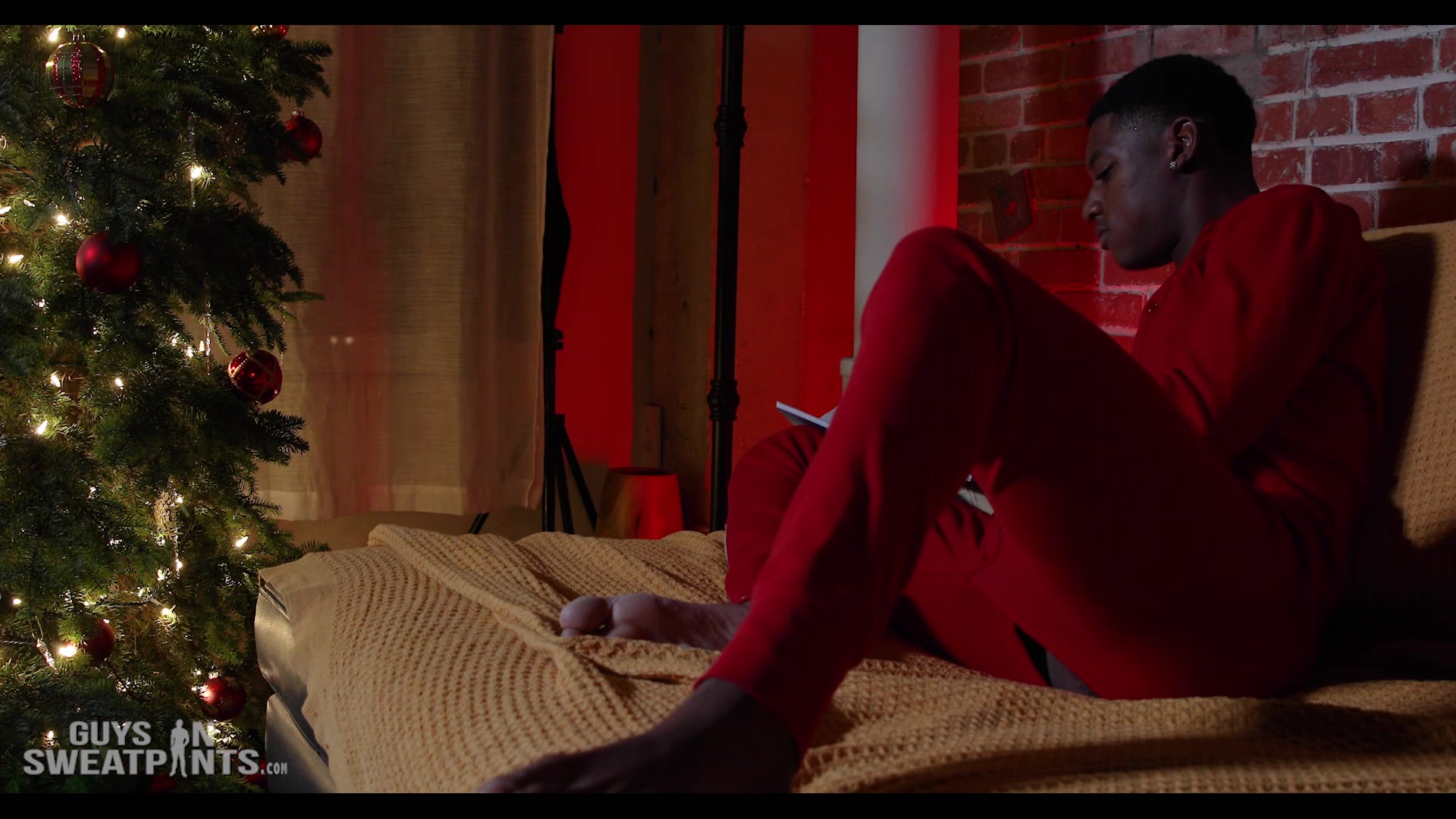 GuysInSweatpants Video - GuysInSweatpants