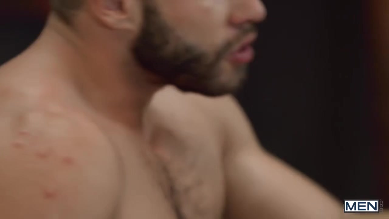 Musculados Se Exprimen Hasta El Final