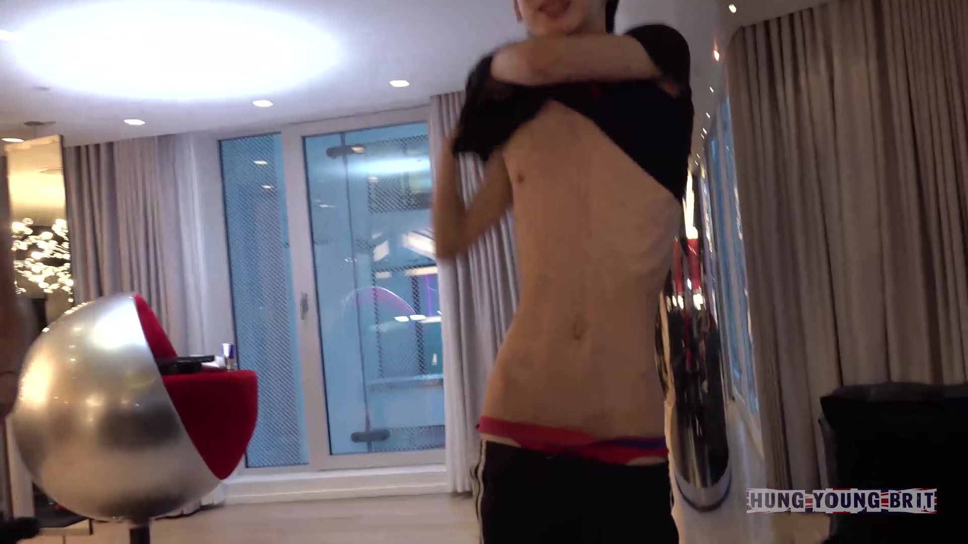 211023 Penthouse - HungYoungBrit