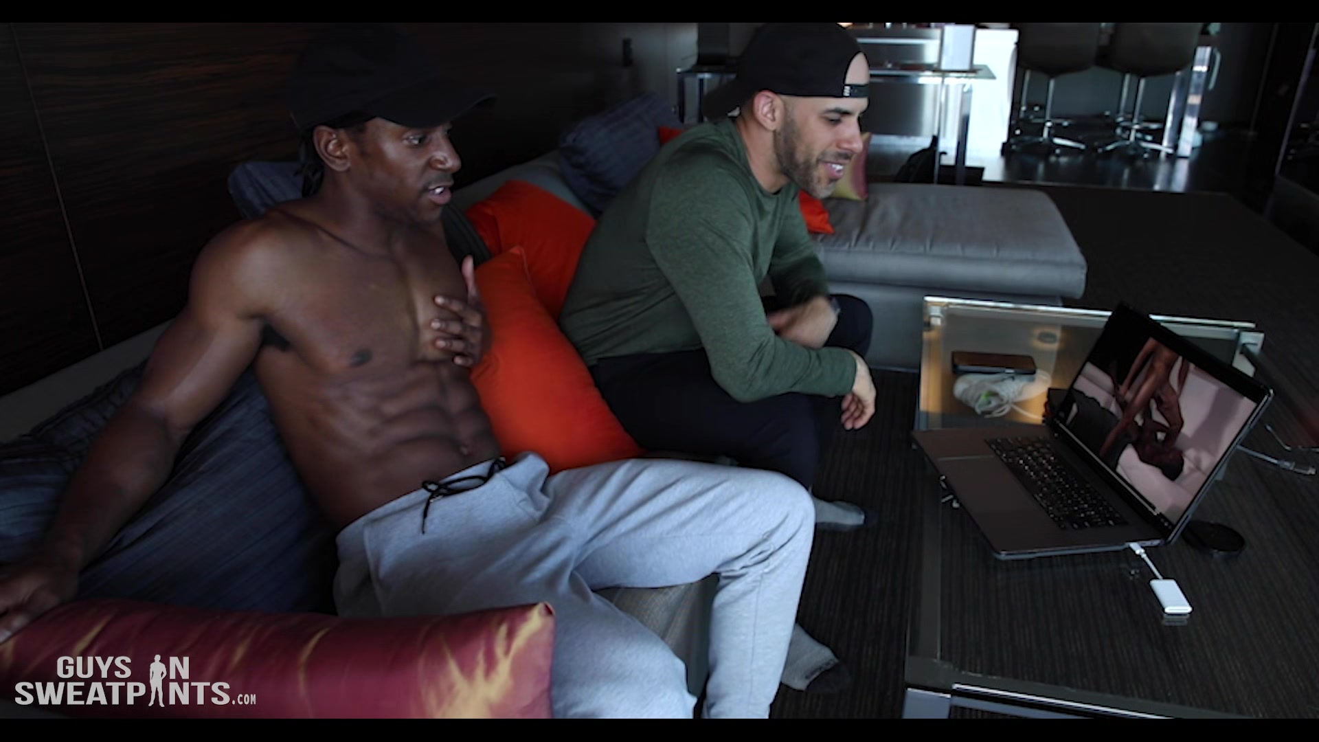 Austin Liam - GuysInSweatpants