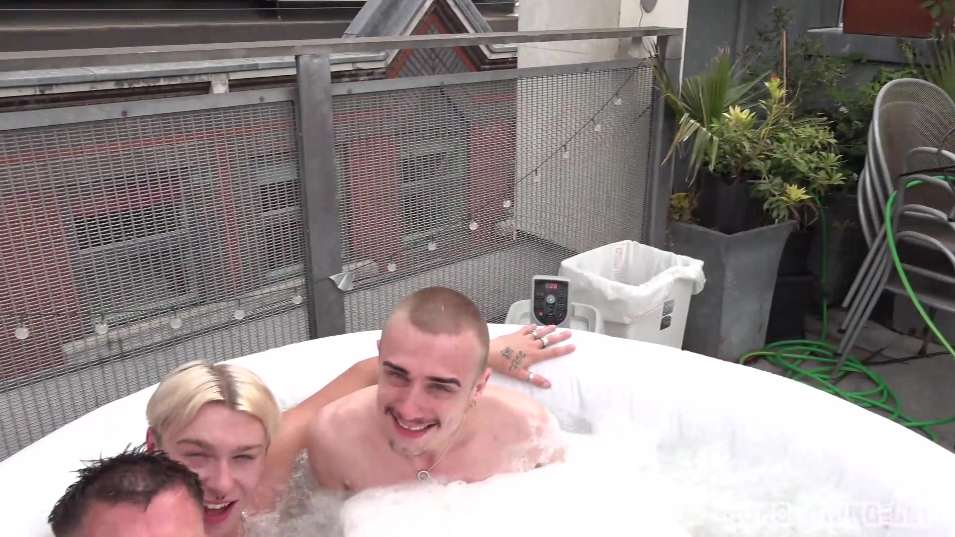 Jacuzzi Part2 - HungYoungBrit