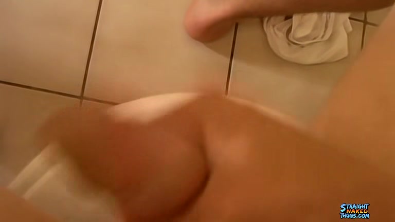 Straight Aaron Enjoys Solo Bathroom Wanking On Cam