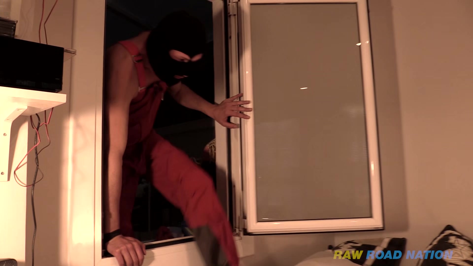 Kinky Burglar - RawRoadNation