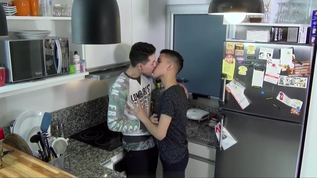 Boyfun - Latino Twinks Banging Bareback